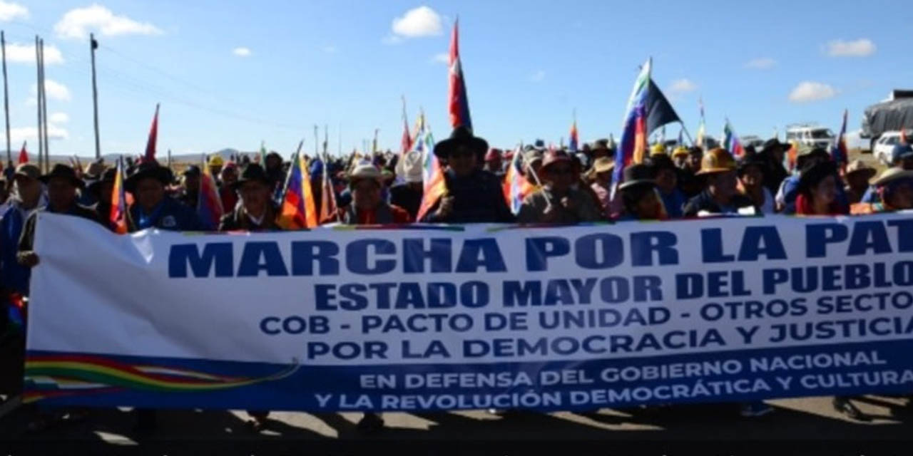 Evo Morales encabeza marcha que busca su repostulación a la presidencial. Foto archivo