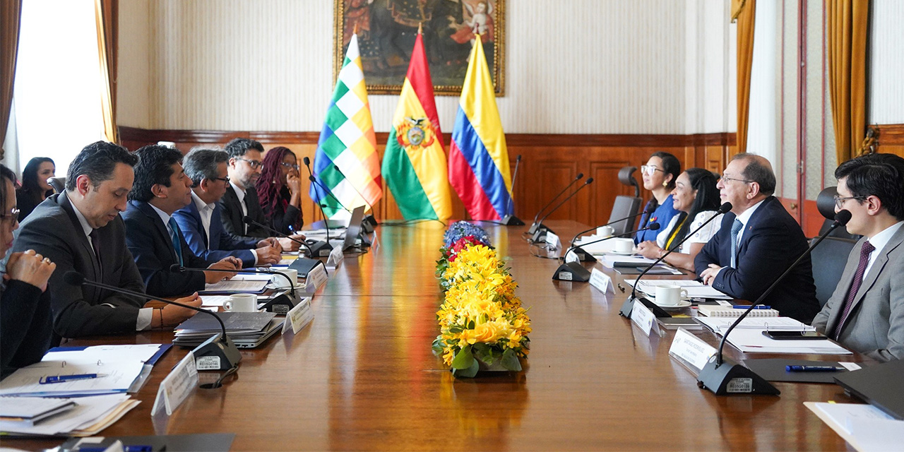 Bolivia y Colombia reanudan Comisión Binacional después de 23 años