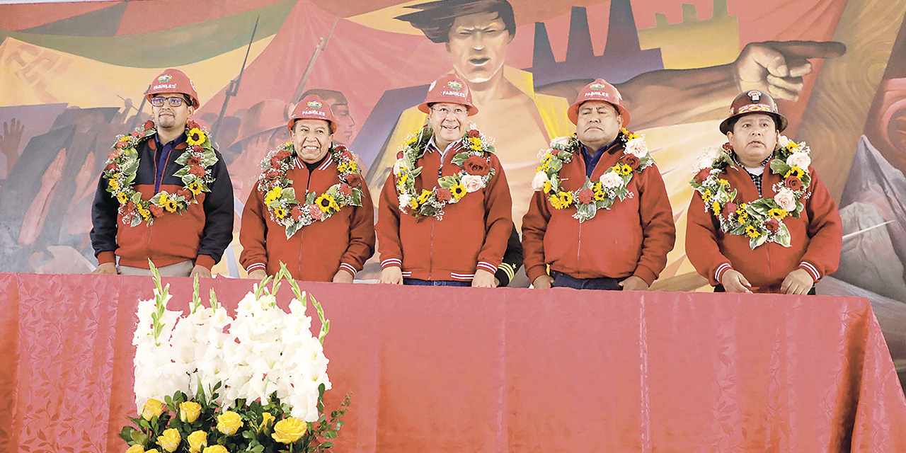 El presidente Luis Arce en el aniversario de los trabajadores fabriles en La Paz. | Foto: Presidencia