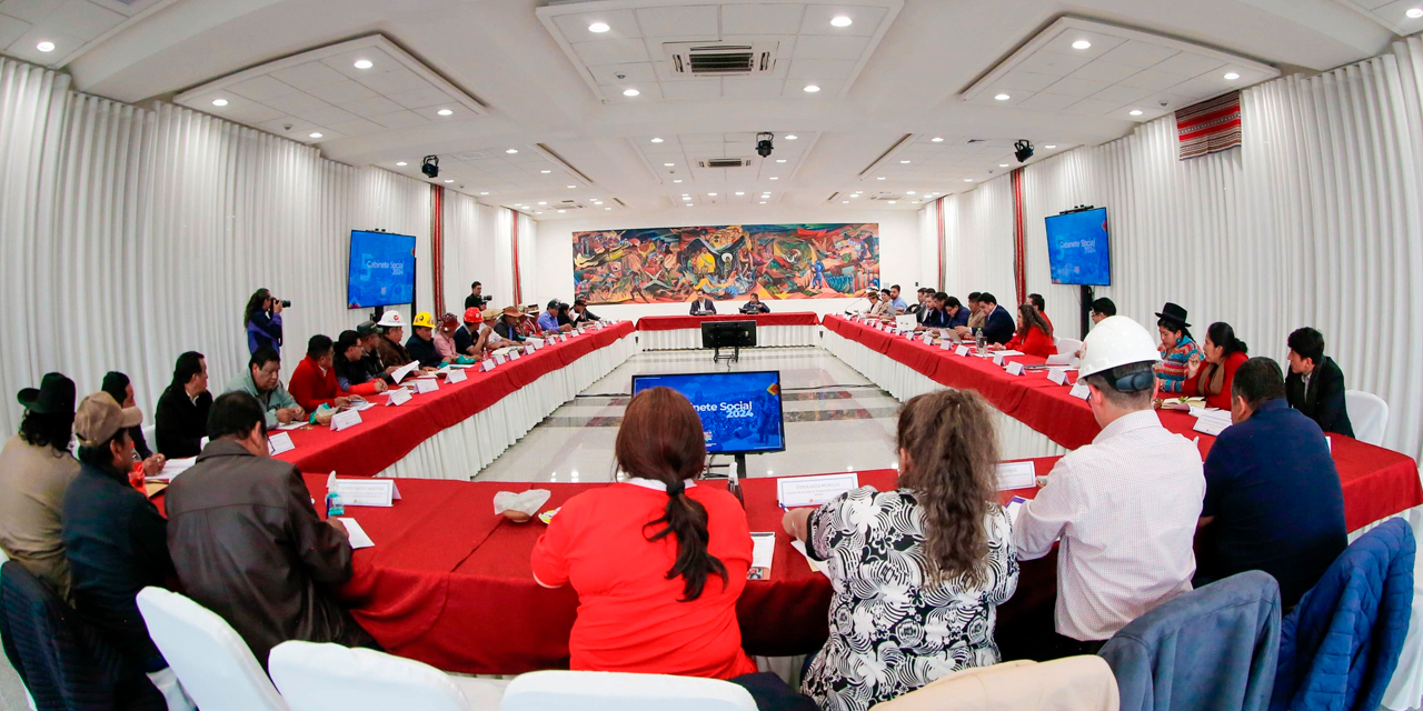 La quinta sesión del Gabinete Social presidido por el presidente Luis Arce. Foto: Facebook