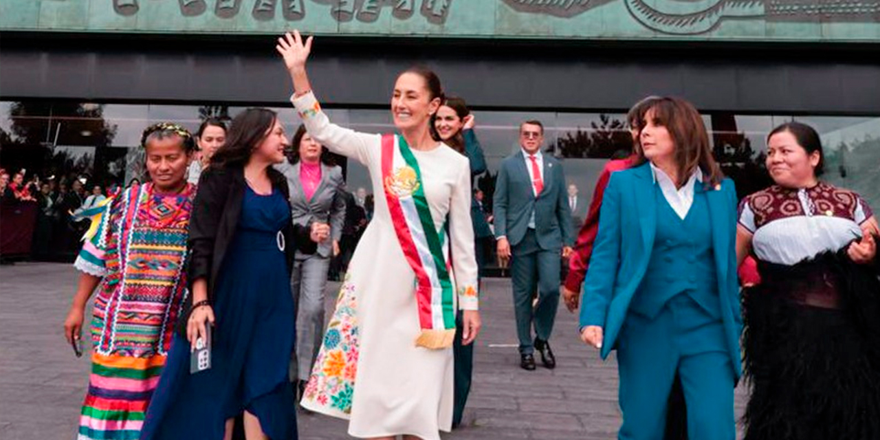 Claudia Sheinbaum Pardo, nueva presidenta de México, acompañada de mujeres. Foto: Cancillería