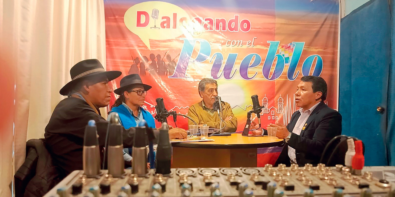 Panelistas invitados al programa ‘Dialogando con el pueblo’ de las RPO. Foto: RPO