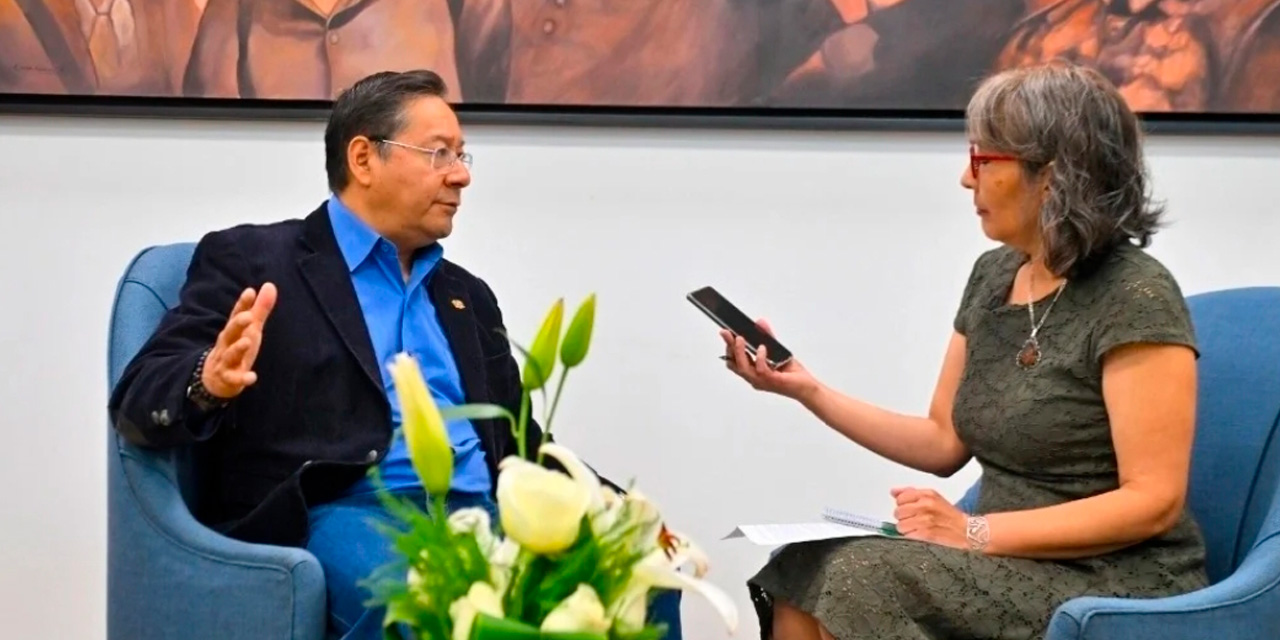 El presidente Luis Arce en entrevista con La Jornada. Foto: La Jornada