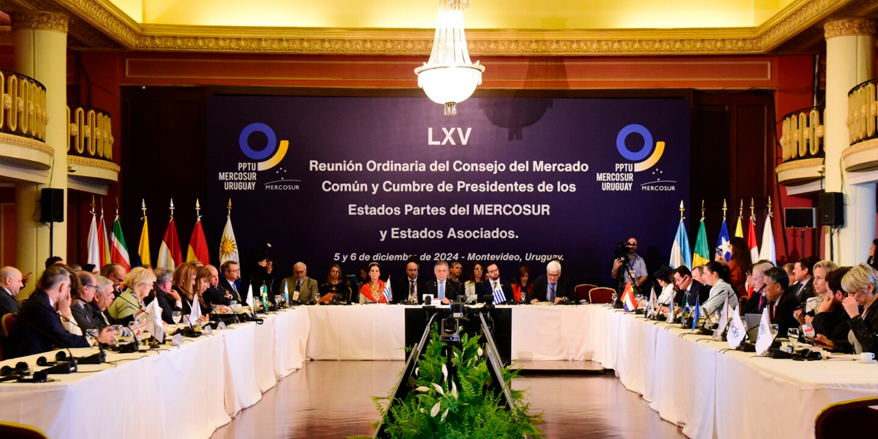 Plenaria de la LXV Reunión Ordinaria del Consejo del Mercado Común (CMC) en Montevideo, Uruguay. Foto: Facebook Celinda Sosa