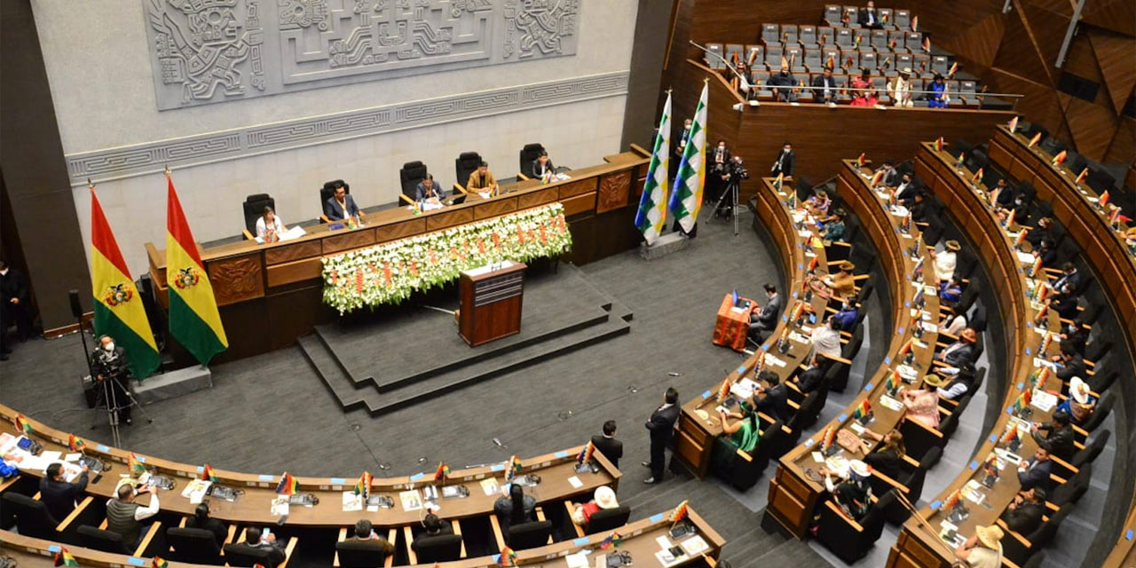 Sesión en la Asamblea Legislativa.