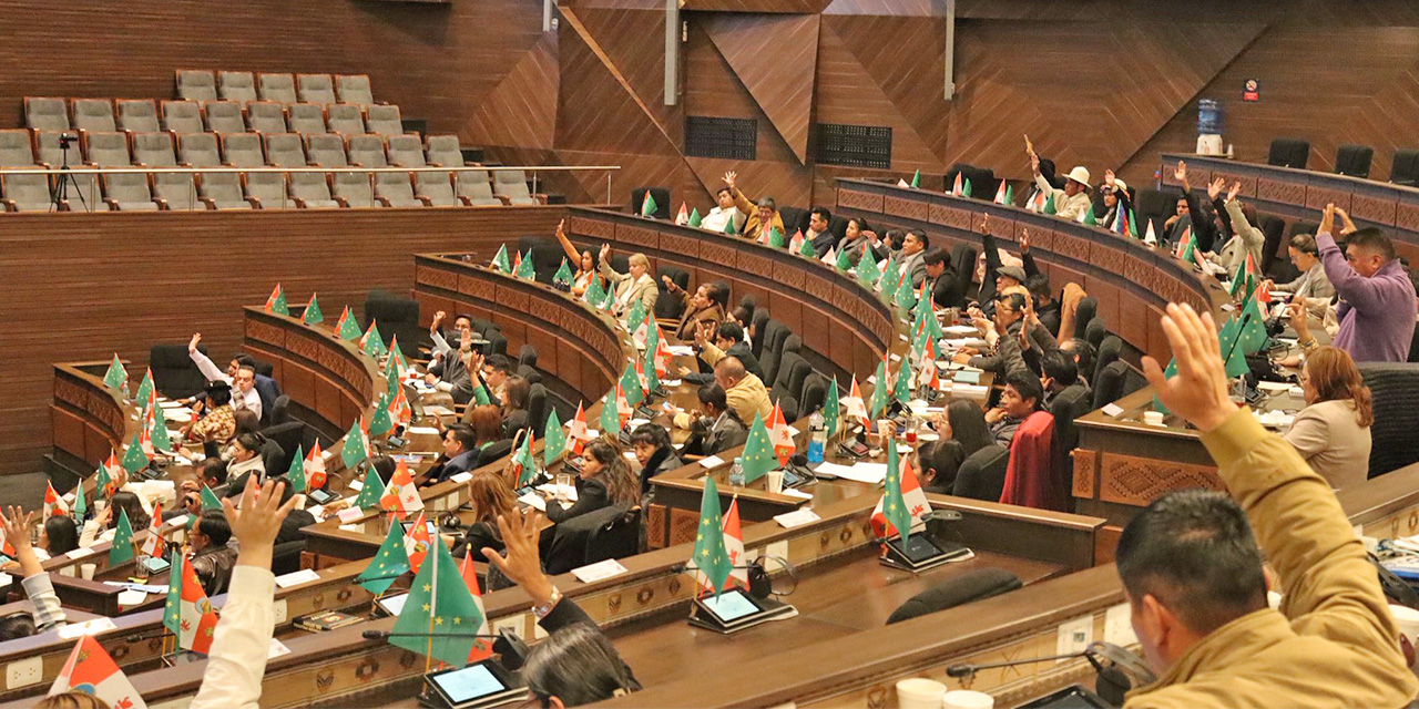 Analizan juicio contra exautoridades por posible daño económico al Estado 