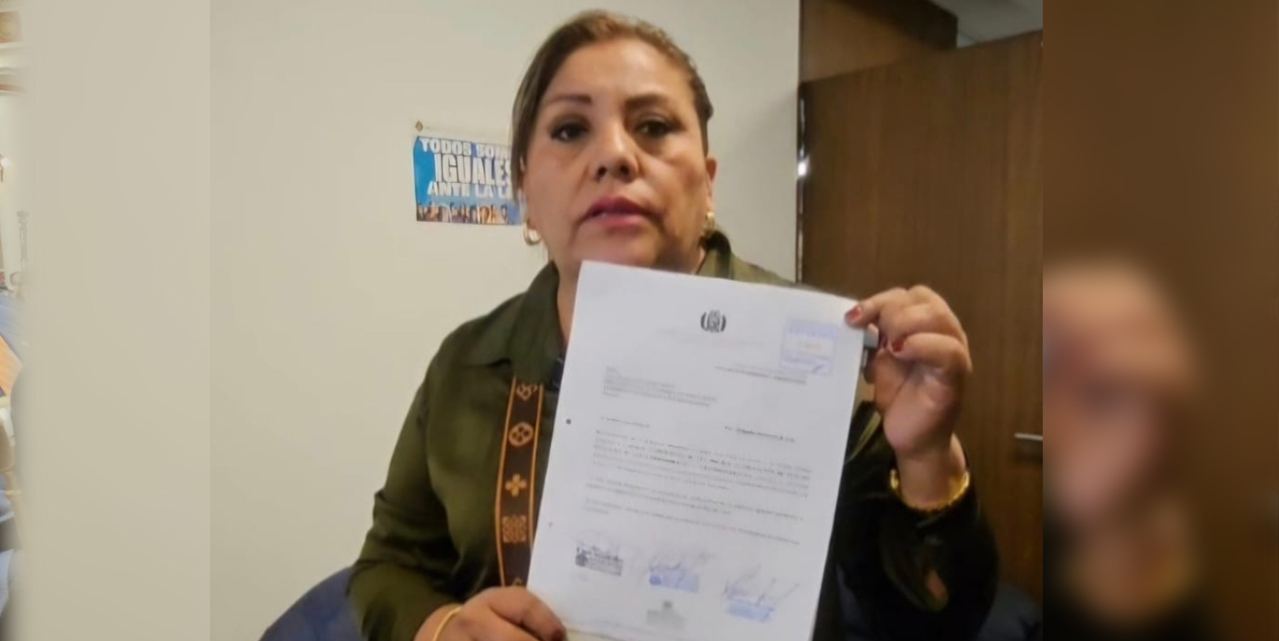 La diputada Marlene Miranda muestra el proyecto de eliminación de rentas 