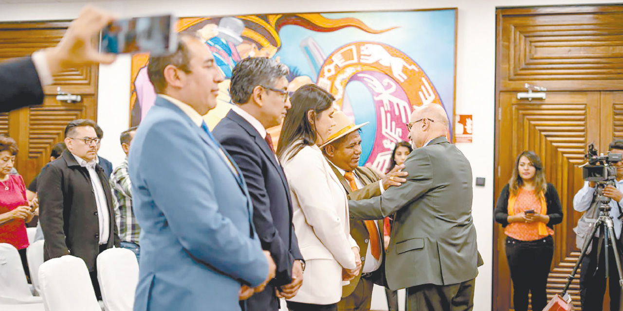 Presidencia será el “Centro de Gobierno” con la posesión de cuatro viceministros