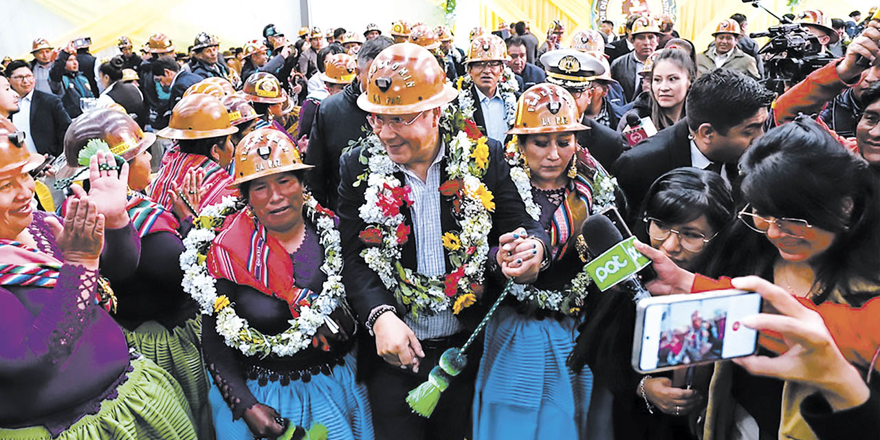 El Presidente en el acto central de Fedecomin. | Foto: Presidencia