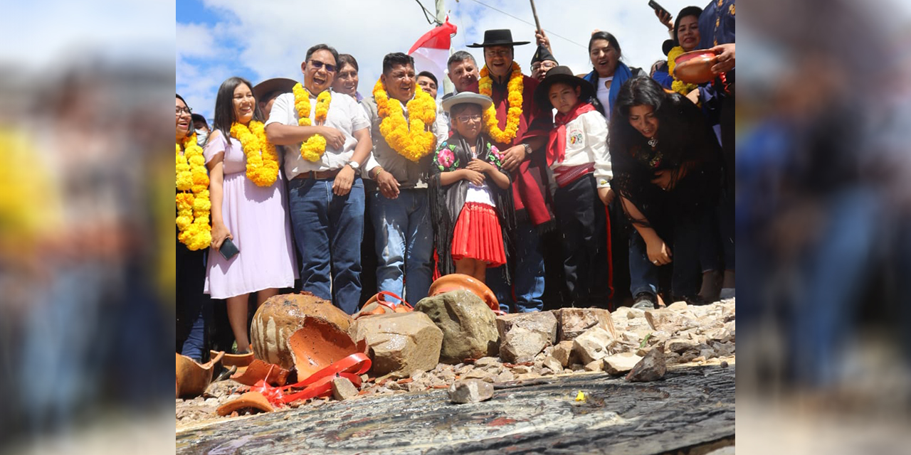 Cuatro barrios de Tarija estrenan sistema de alcantarillado a vísperas del aniversario departamental 