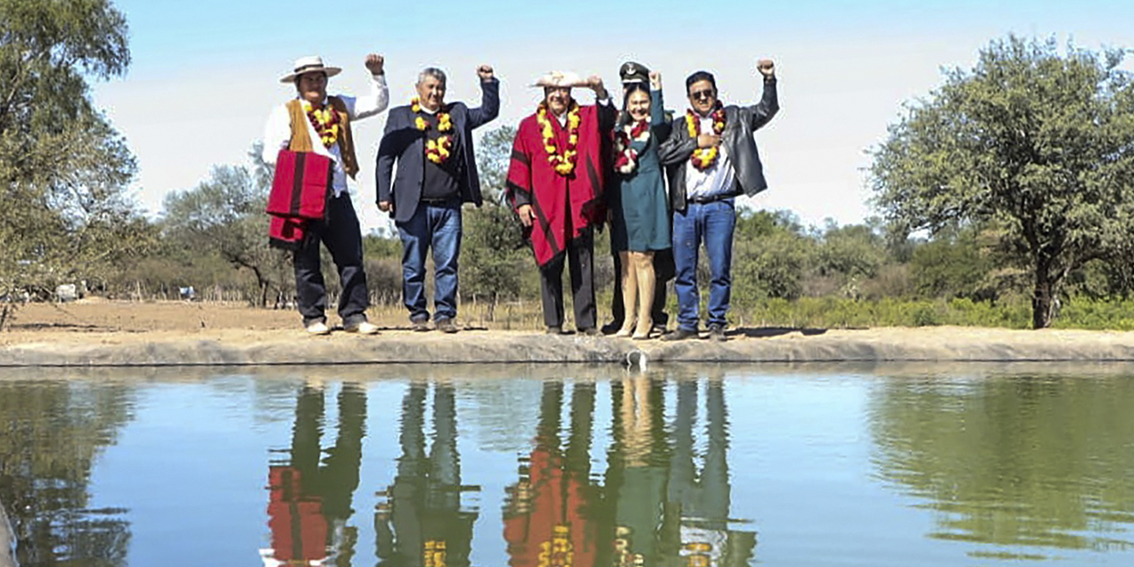 El presidente Luis Arce en la entrega del sistema de agua en Tarija.