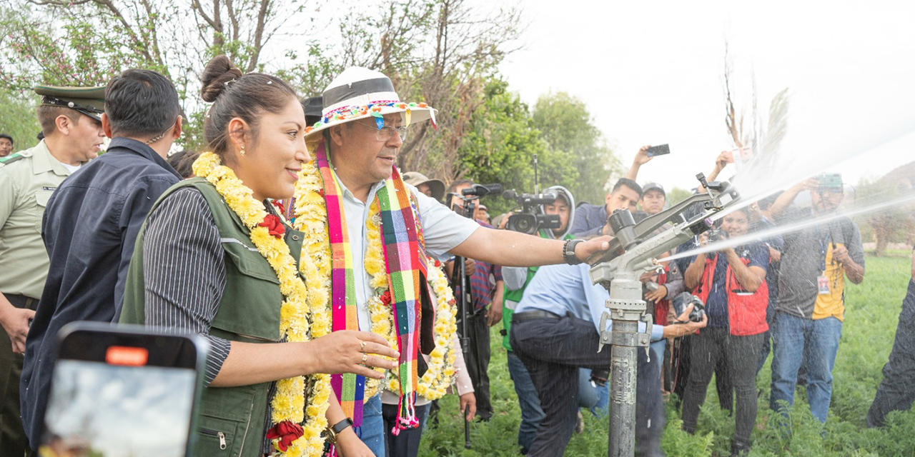 El Jefe de Estado inaugura el sistema subterráneo de aguas.