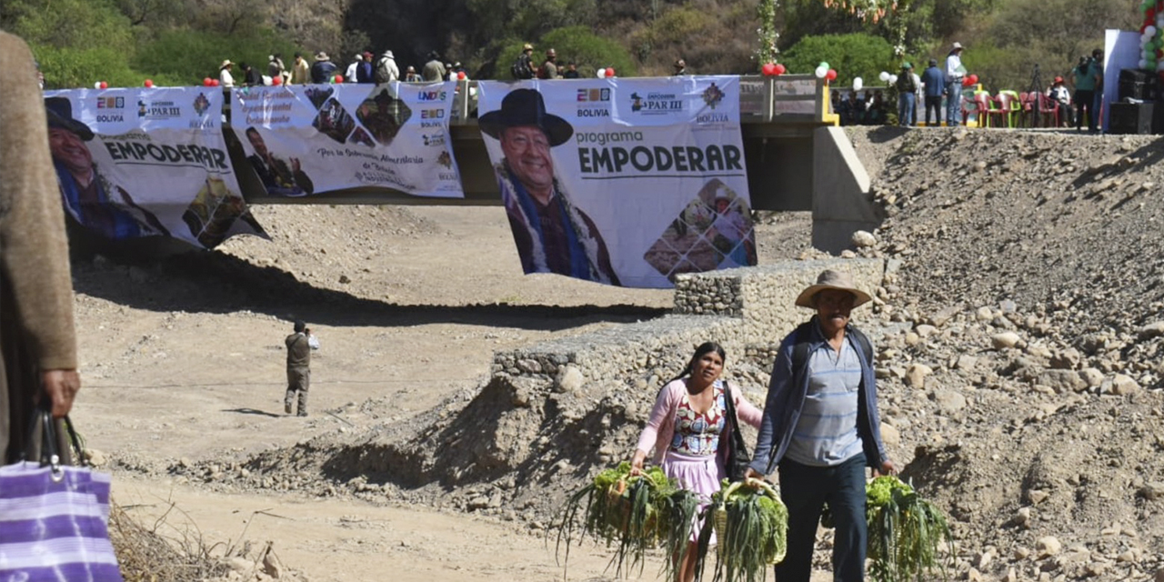 Los puentes integran las comunidades productoras con los mercados. 