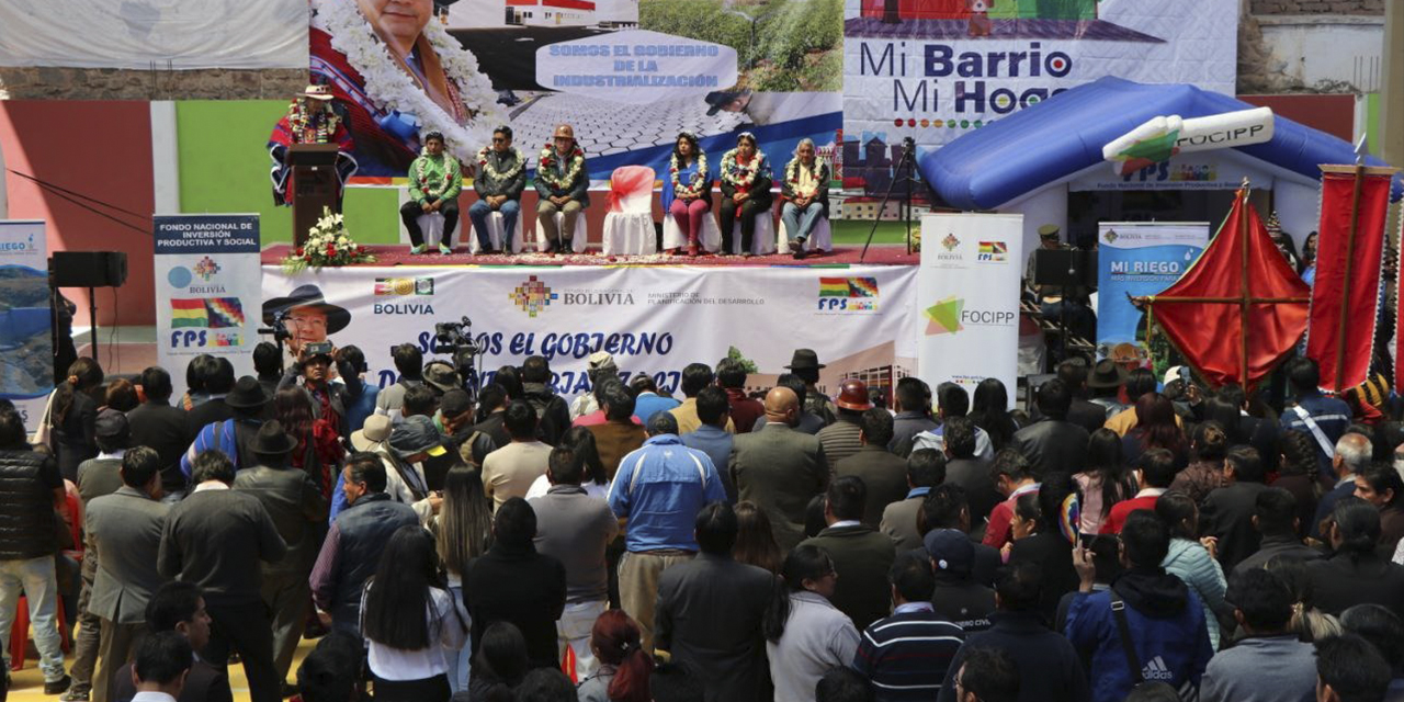 Como de costumbre, el presidente Luis Arce agasaja a los potosinos con la dotación de obras de impacto. | Foto: Ministerio de Educación