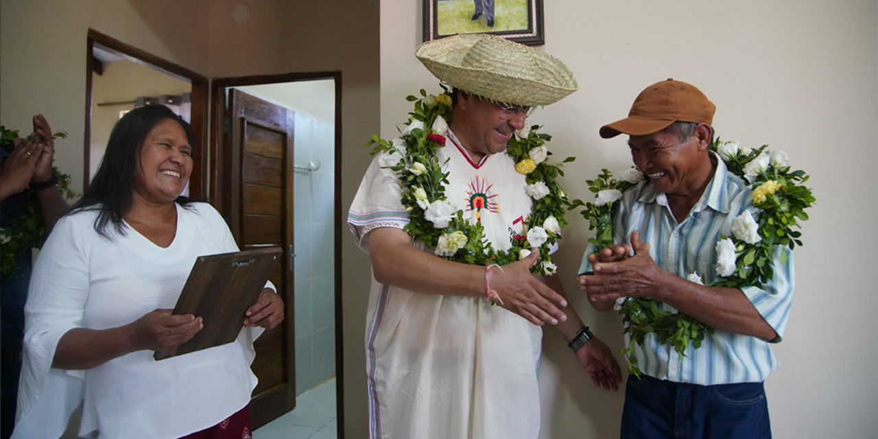 Presidente Luis Arce entrega viviendas sociales en San Ramón, Beni. Fuente: Comunicación Presidencial.