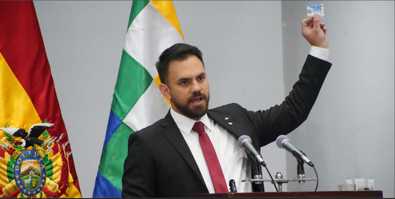 El ministro de Gobierno, Eduardo del Castillo, en conferencia de prensa. Foto Ahora el Pueblo. 