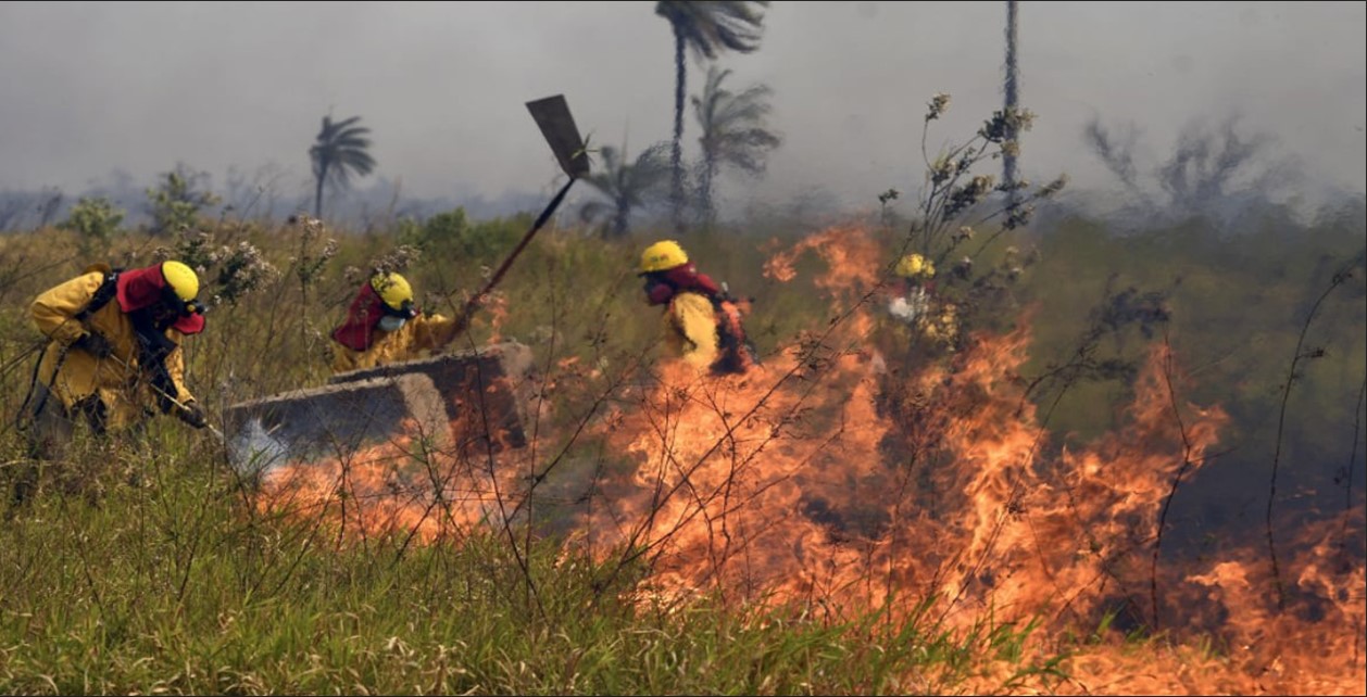 Santa Cruz tiene el mayor número de focos de calor. Foto Def. Civil