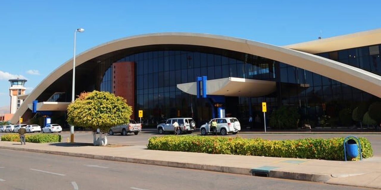 El Aeropuerto Internacional Jorge Wilstermann de Cochabamba. Foto: Naabol.