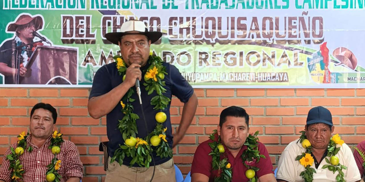 El ministro de Desarrollo Rural y Tierras, Yamil Flores, recibe nuevos proyectos para el chaco chuquisaqueño. 