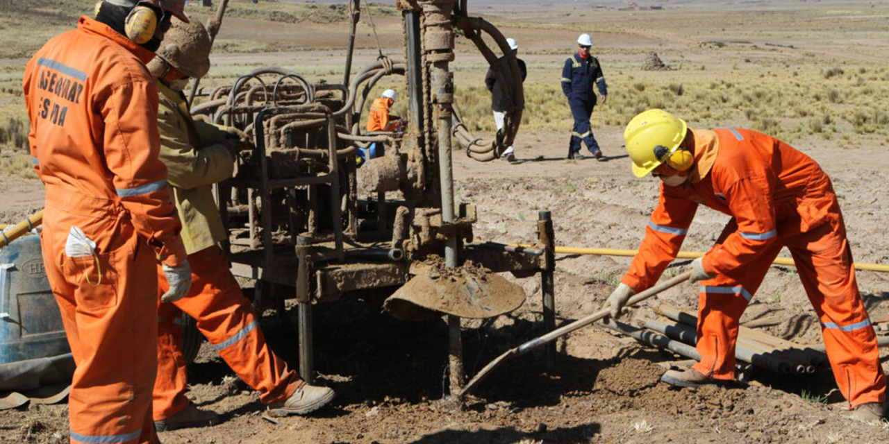 Actividades de exploración de nuevas reservas de gas. 