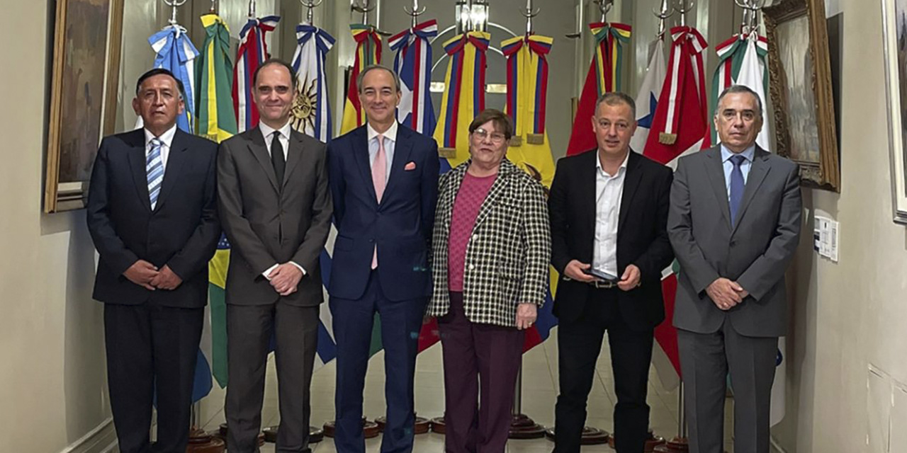 Los representantes que asistieron al encuentro del Mercosur. 