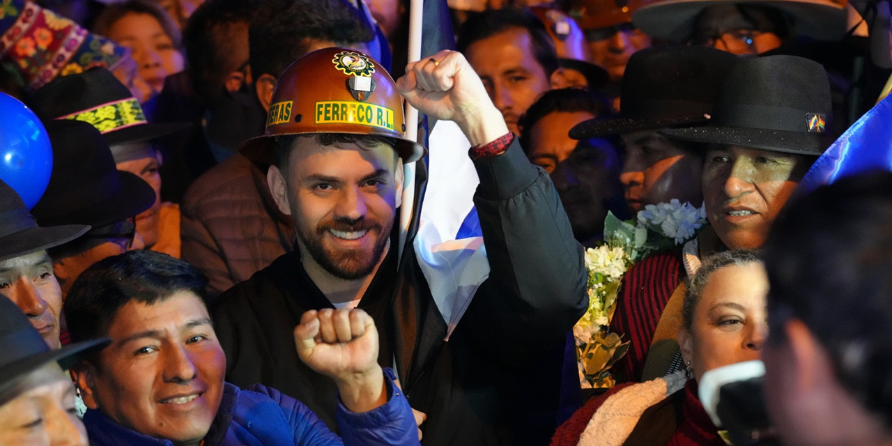 Eduardo Del Castillo en la inauguración de la Casa Azul en Sopocachi.